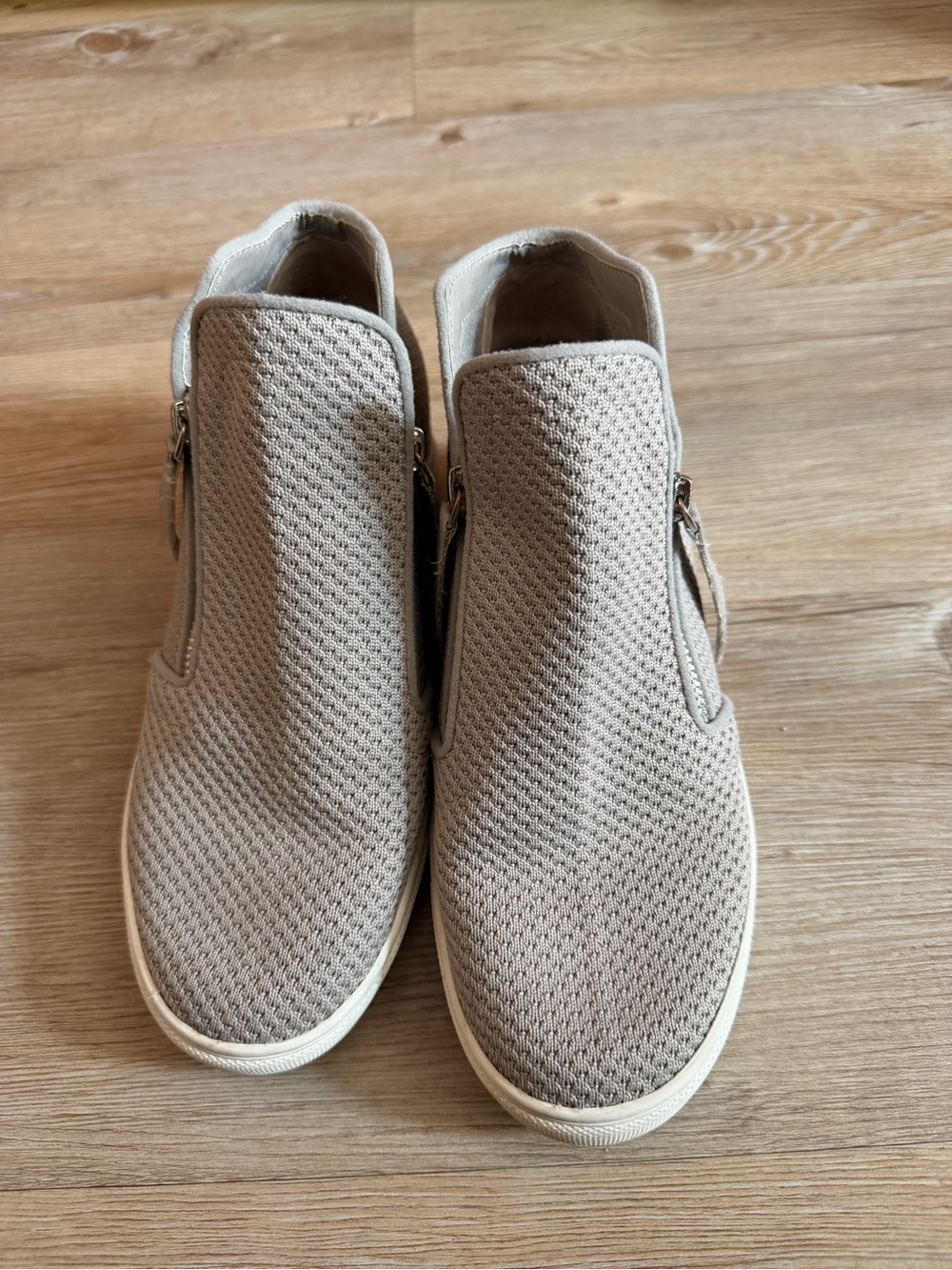 Steve Madden Click Taupe Knit Wedge Sneakers 8.5 women’s